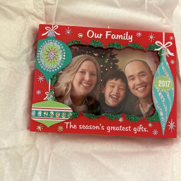 Hallmark Keepsake Ornament 2017 Our Family Photo Holder NIB - Picture 13 of 13
